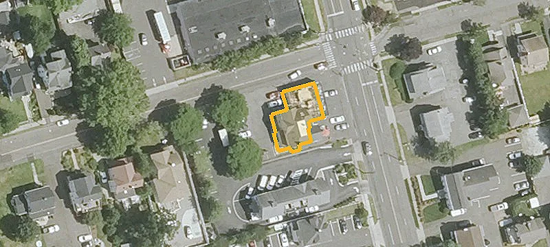 194 Ee Ave