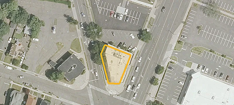 1 Circular Ave