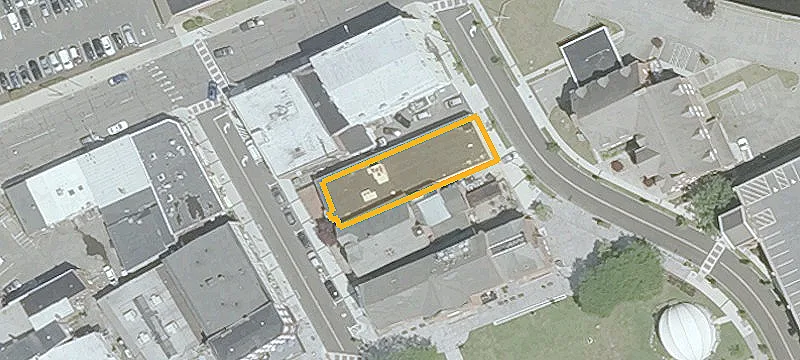 11 Ives St