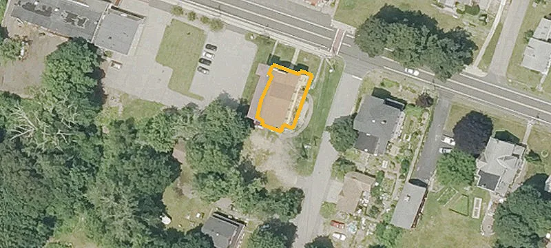 1141 Main St