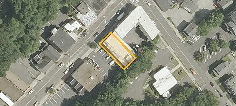 84 Ctr St