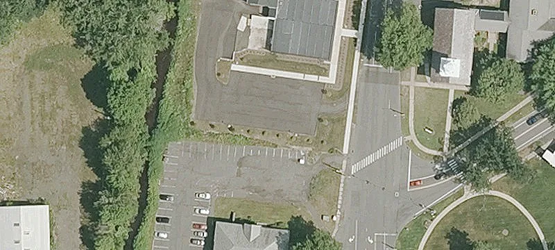 5 Tunxis Ave