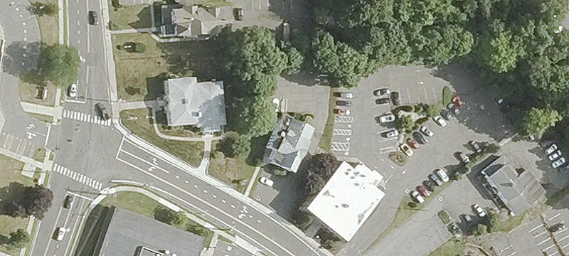 17 Meriden Ave