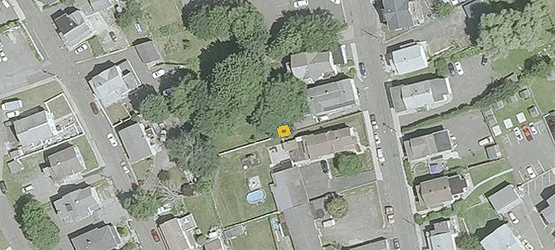 12 Nichols St