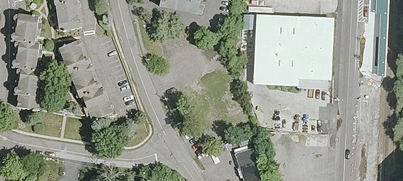 2 Oakwood Ave