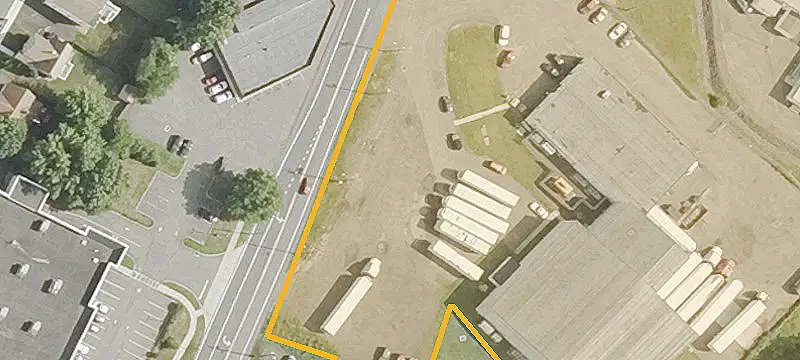 51 Chamberlain Hwy