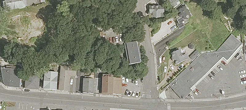 8 Pond St