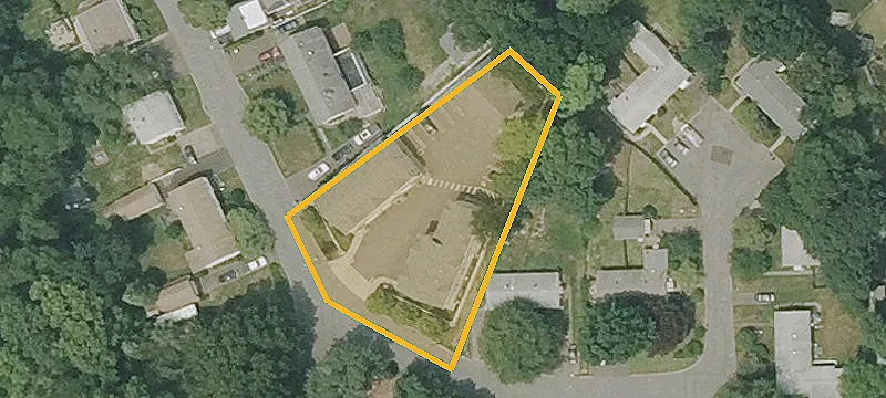 8 Bloomfield Dr