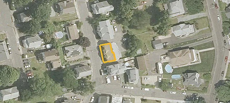 15 Bassett St