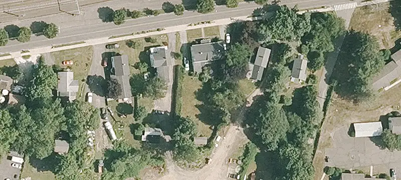 16 Railroad Ave