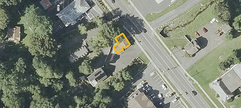 1022 Main St