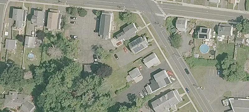 22 Suffield St