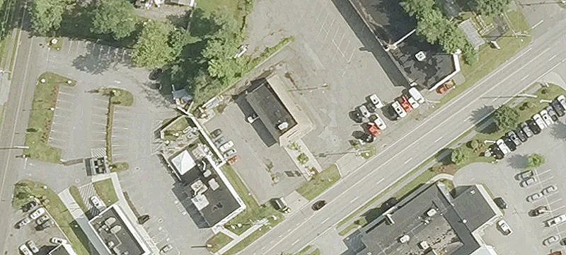 1347 Main St