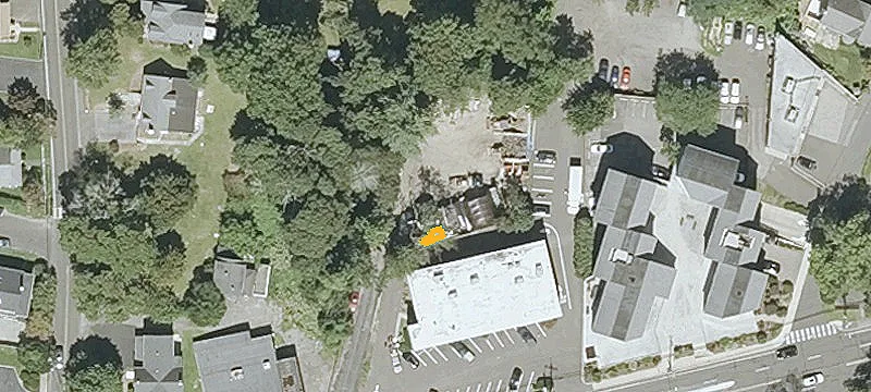 1143 Putnam Ave