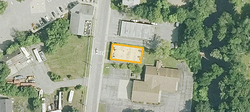 27 Main St