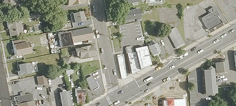 1726 Barnum Ave