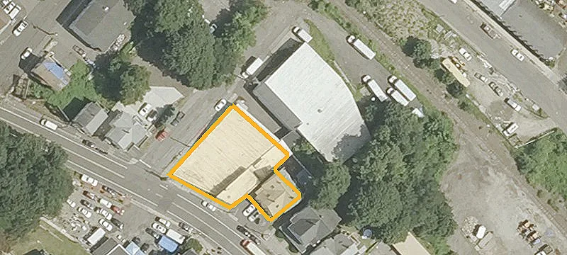 583 Howe Ave