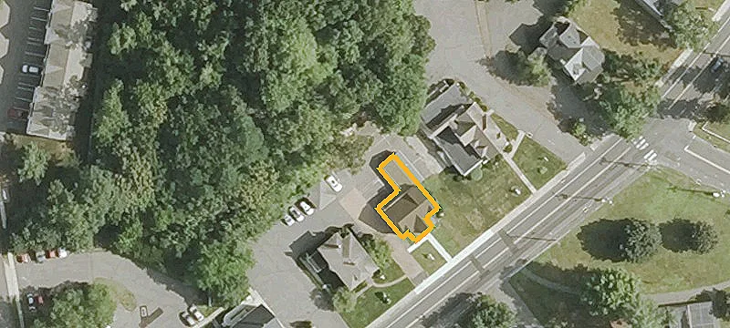 640 Main St