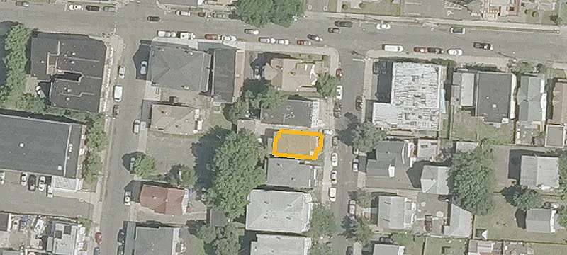 131-135 Caroline St