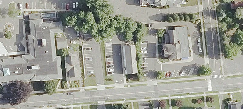 33 High St