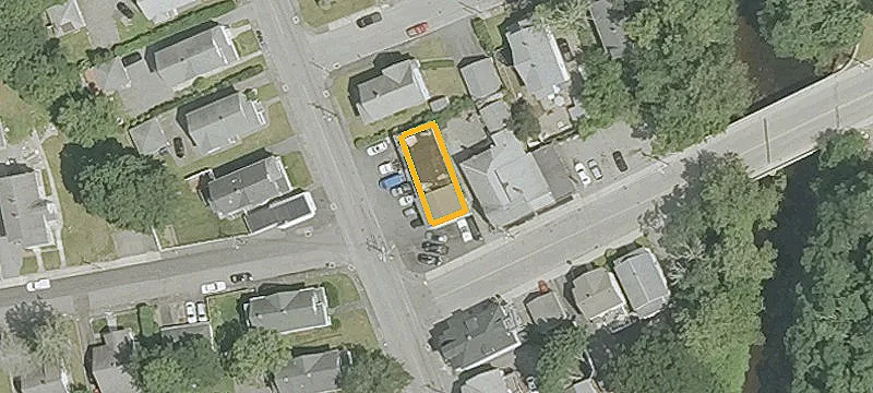 284 Riverside Ave