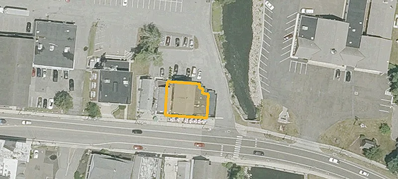 27 Main St