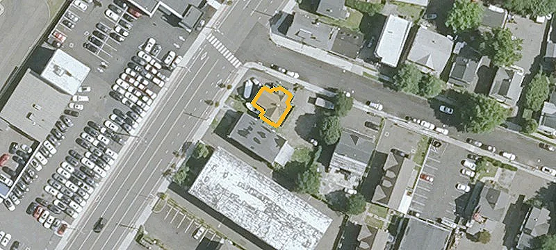 82 Myrtle Ave