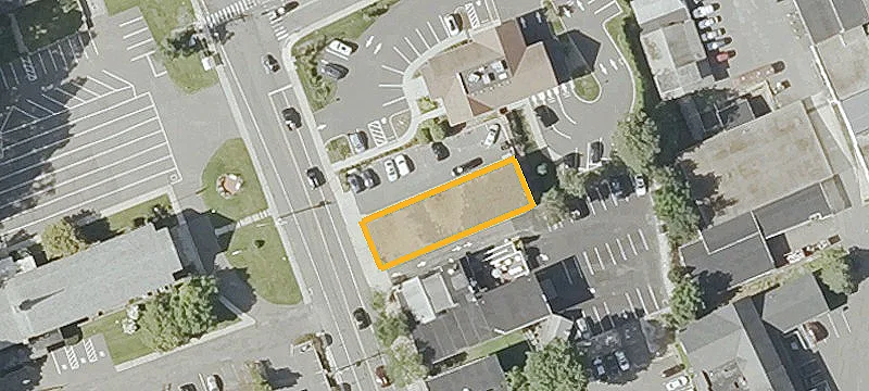 587 Main St