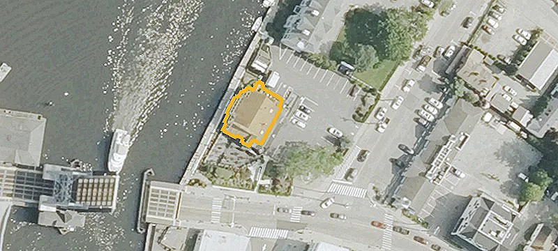 1 Holmes St