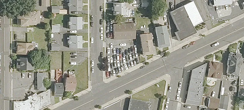 2100 Barnum Ave