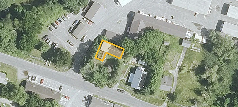 16 Farnum Rd