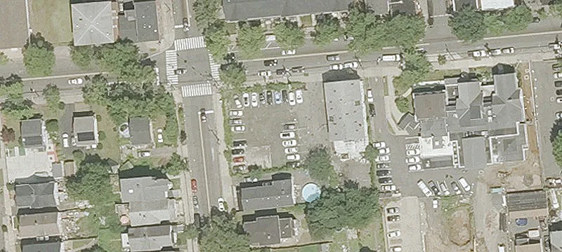 390 Grand Ave