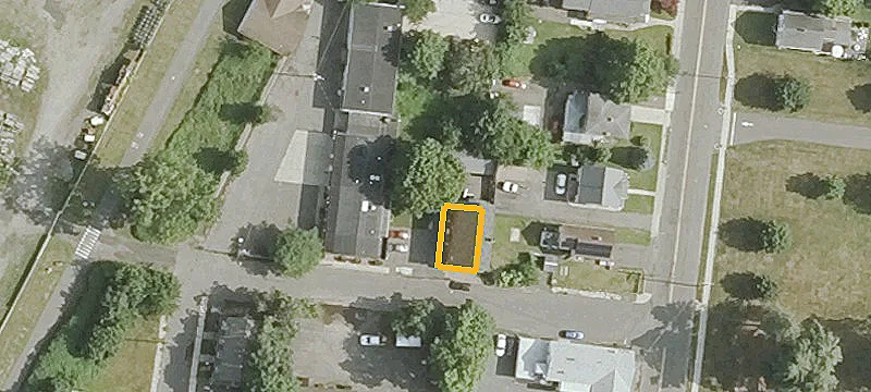 27 Railroad Ave