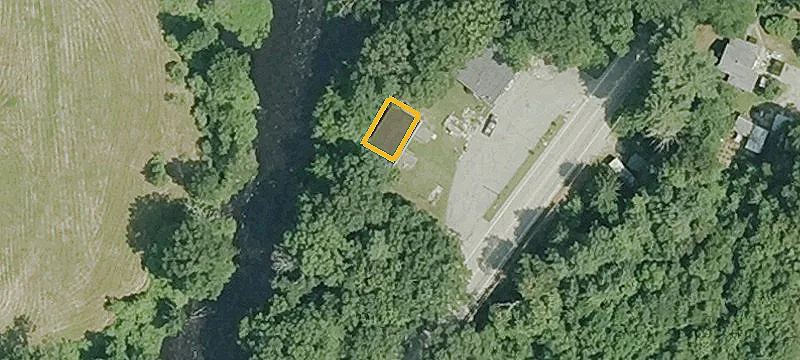 372 Riverside Dr