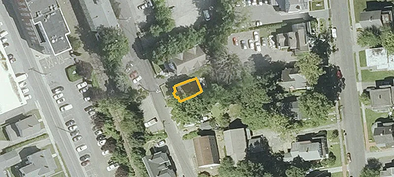 15 Middle St