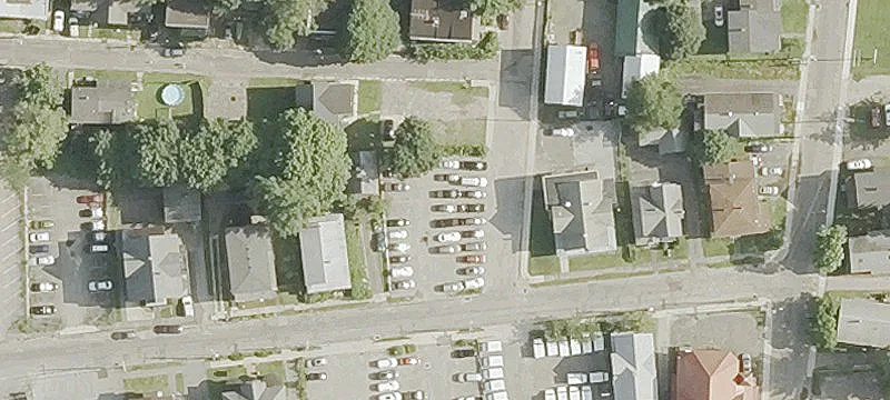 13 Greenwoods Ave
