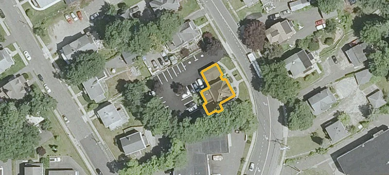 8 Locust Ave