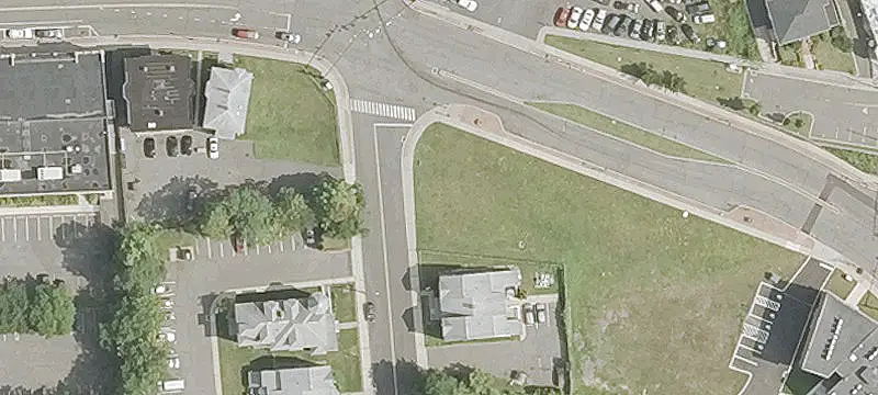 686 Main St