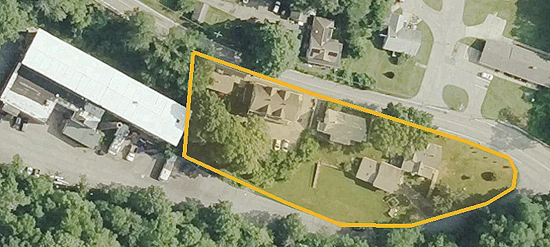 128 Main St