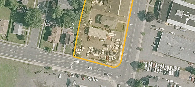 3311 Main St