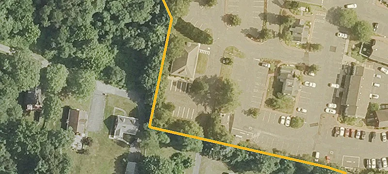 7 Towpath Ln