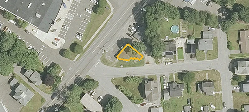 24 Winsted Rd