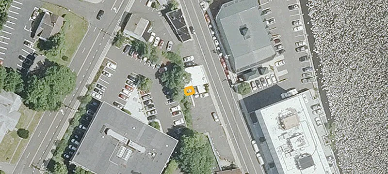 22 Riverside Ave