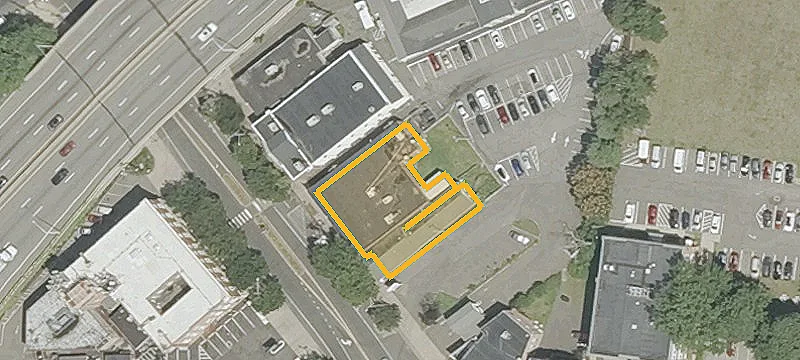 2404 Main St