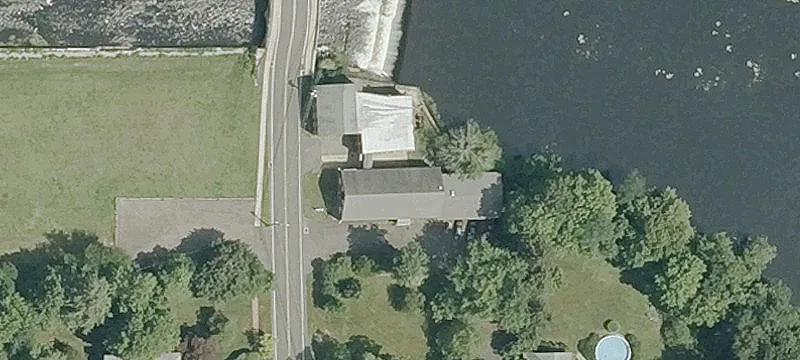 49 Maple St