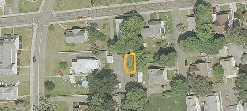 30 Laurel St