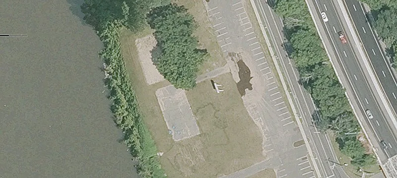 125 Riverside Dr