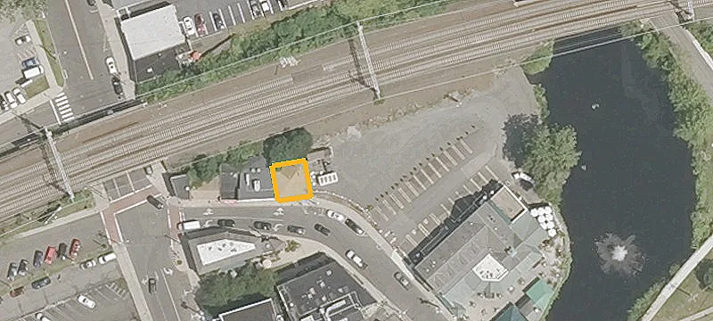 18-20 Daniel St