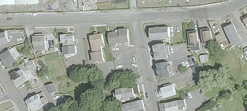 26 Pahquioque Ave