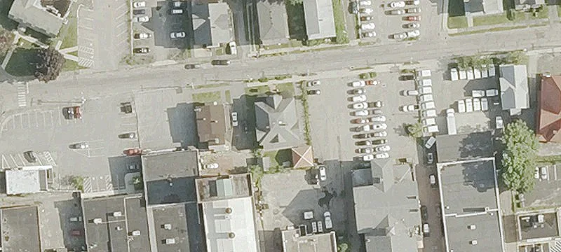24 Ctr St